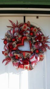 Beautiful Valentines Day Wreath Decor Ideas 02