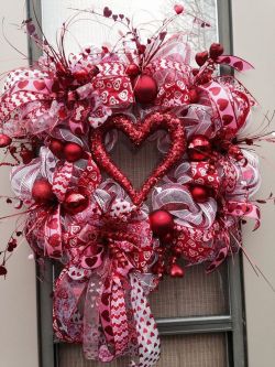 Beautiful Valentines Day Wreath Decor Ideas 06
