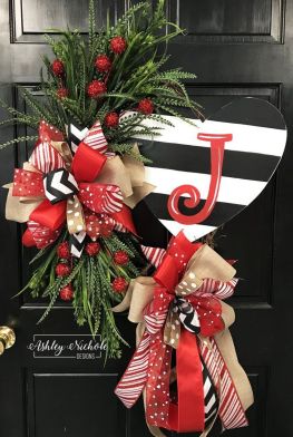 Beautiful Valentines Day Wreath Decor Ideas 26