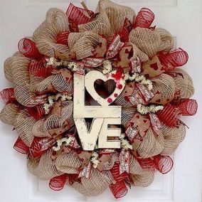 Beautiful Valentines Day Wreath Decor Ideas 31