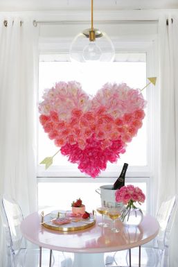 Beautiful Valentines Day Wreath Decor Ideas 34