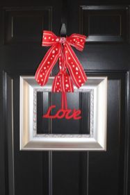 Beautiful Valentines Day Wreath Decor Ideas 47