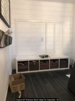 Superb DIY Mudroom Bench Ideas For Inspiration 39